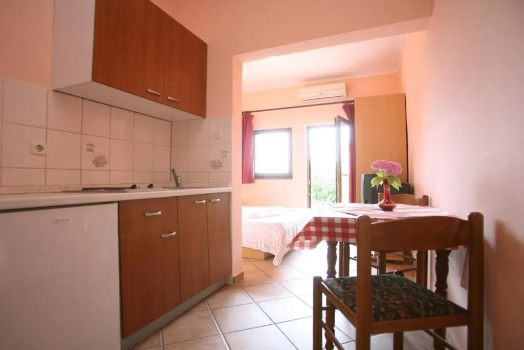 Studio Apartment In Porec With Balcony, Air Conditioning, Wi-Fi